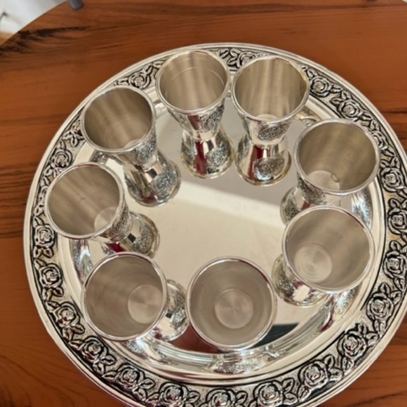 Antique Silver Plated round tray with 8 mini cups - Picture 3 of 5